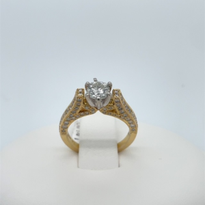 Golden Radiance Diamond-Inspired Ring